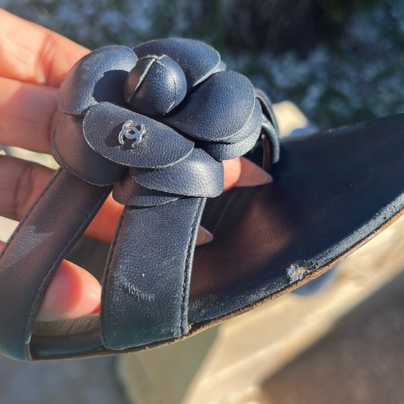 CHANEL Camelia Flat Sandal 8.5/39.5 - Picture 10 of 16